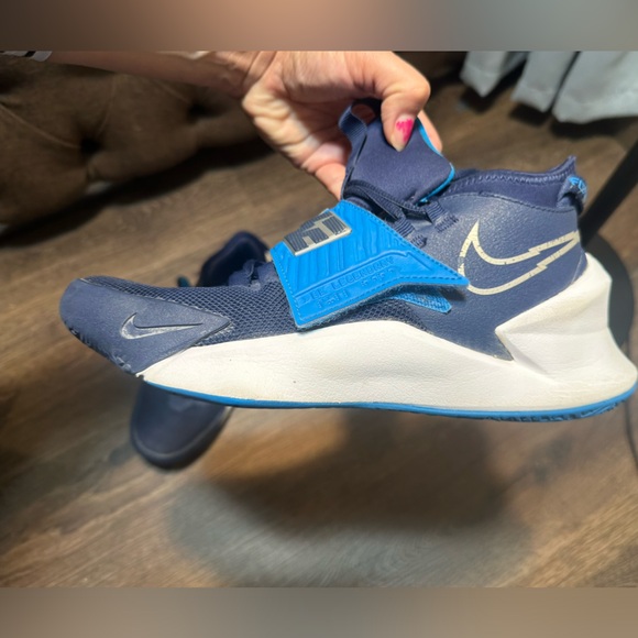 Nike Future Court 3 "Midnight Navy/Blue/Metallic Silver" Basketball Shoes size 6 - Picture 16 of 17